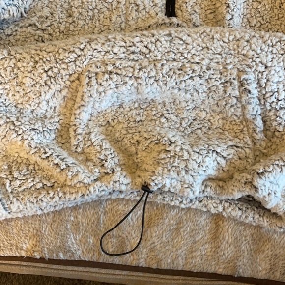 VS Pink Pullover Gray Sherpa Jacket - Picture 3 of 8